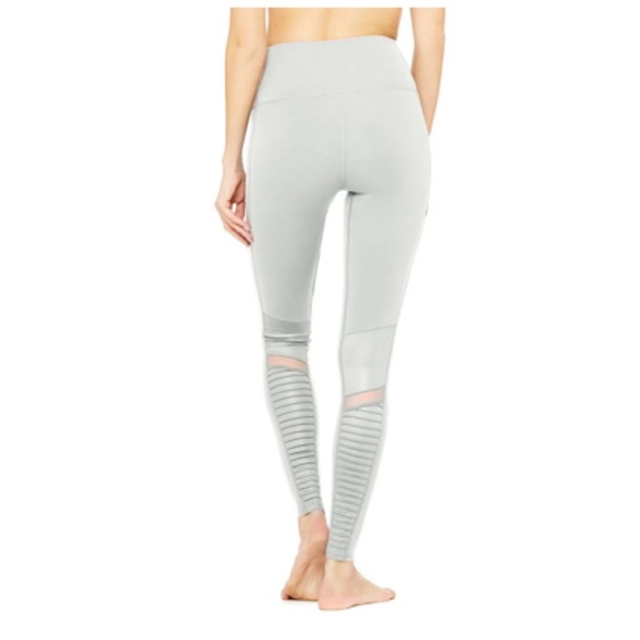 ALO YOGA XS HIGH WAIST MOTO LEGGING YOGA PANTS ALLOY LIGHT GREY SILVER $118 - Picture 3 of 6